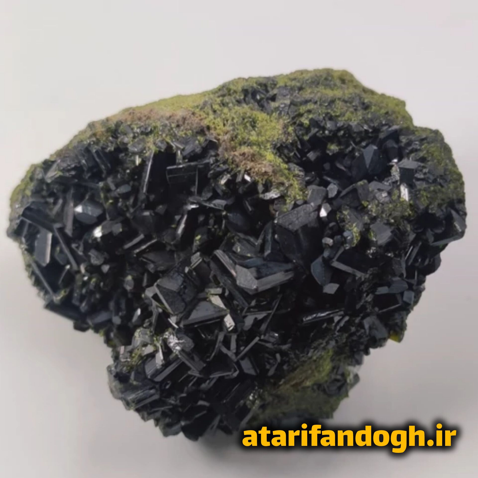 سنگ راف اپیدوت پر بلور دکوری کلکسیونی